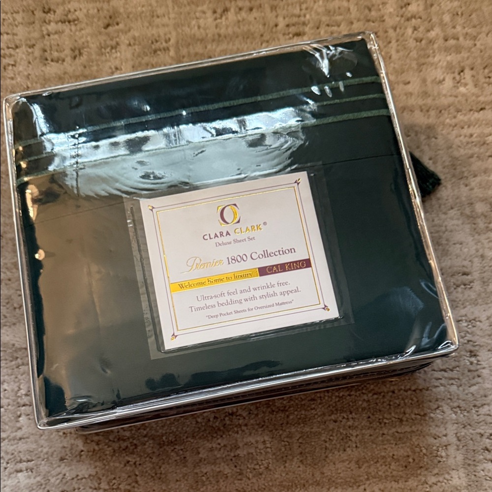Clara Clark Premier 1800 Collection Deep Green Sheet Set